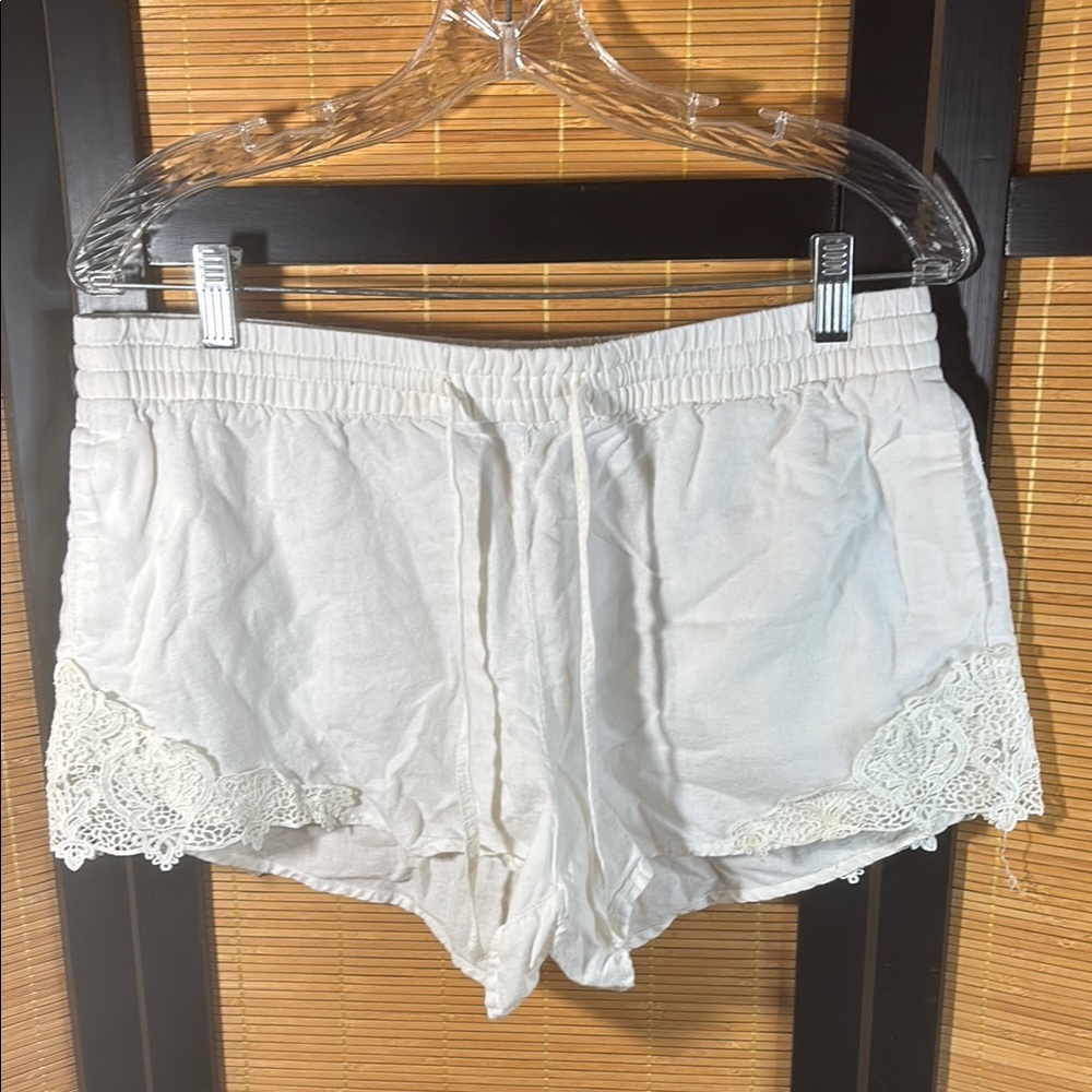 H&M White High Waist Lace Trim Shorts